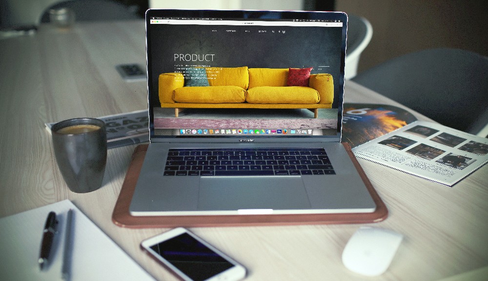 Typography guiding visual hierarchy on a website